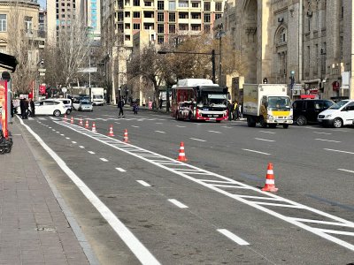 Bu şəhərdə yol nişanlanma işləri aparılır