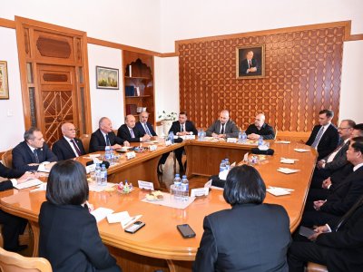 Konstitusiya Məhkəməsində beynəlxalq konfrans iştirakçıları ilə görüş 