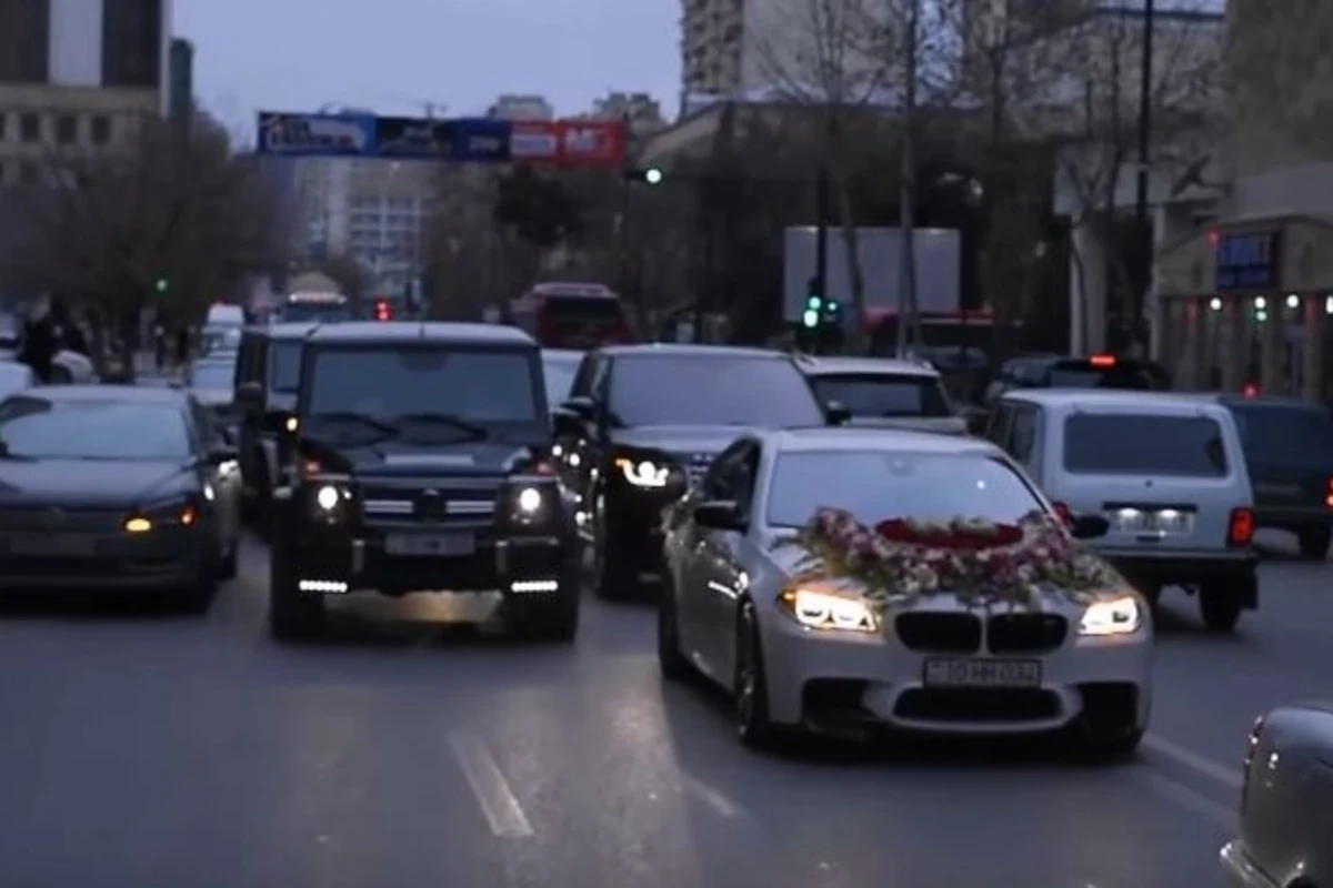 Toy karvanında qaydaları pozan 8 nəfər saxlanıldı