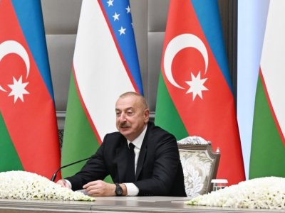 İlham Əliyev: Özbəkistan inkişaf və quruculuq yolu ilə inamla irəliləyir