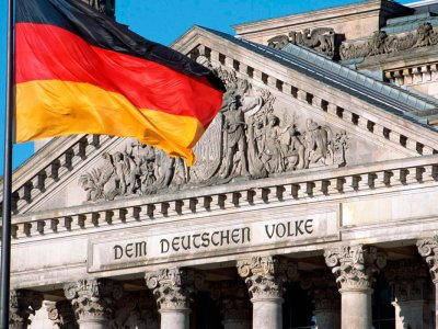 Almaniya PUA-lardan müdafiəyə 100 milyon avro ayırır