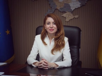 Ukraynada nazir ölkədən qaçdı - İDDİA