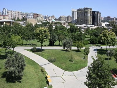 Bakıda yeniyetmə parkda yıxılaraq öldü
