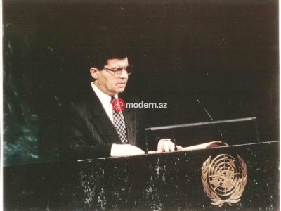 Bir şəklin tarixçəsi - Azərbaycanın BMT-yə üzv qəbul olunduğu an - Tribunadakı NAZİR