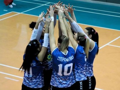 UNEC Voleybol komandası növbəti qələbəsini qazandı