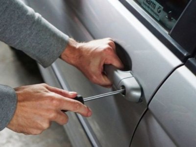 Avtomobillərdən oğurluq edənlər TUTULDU