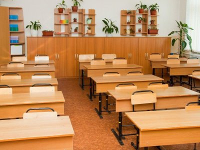 Müəllimlərin bir çoxu məktəbdə oturmağa yer tapa bilmir - NAZİR