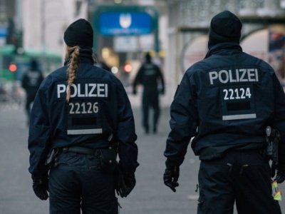 Almaniyada azərbaycanlıya görə ara qarışıdı - Polis şöbəsində qarşısında AKSİYA