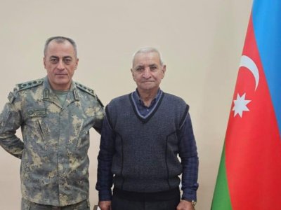 Hikmət Mirzəyev şəhid atası ilə görüşdü - FOTO