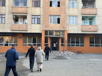 “Təxliyə üçün nəzərdə tutulan qapını restoran qapatmışdı”