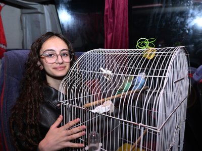 Doğma kəndinə quşları ilə birlikdə QAYIDIR - FOTO