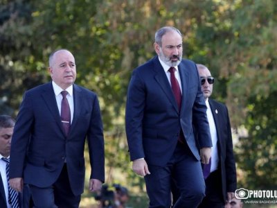 Eks-müdafiə naziri: Paşinyan Amerikanın agenti olub