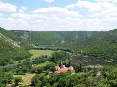 Tuğda məktəb və bağça yenilənir – 3.2 milyon manatlıq layihə