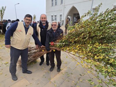 Malatyada zərər görmüş fermerlərə 12 min ərik tingi paylandı - FOTO