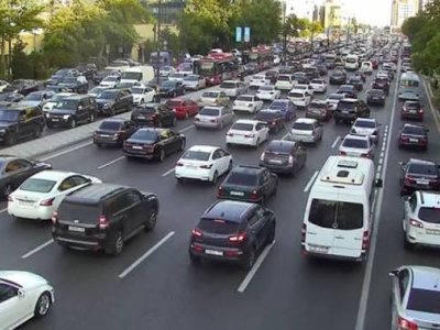 Bu yollarda tıxac var - SİYAHI