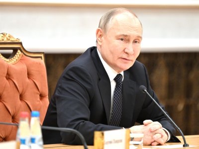 Putin Qırğızıstana gedib