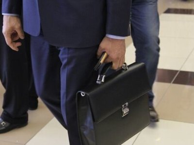 Daha bir məktəb direktoru İŞDƏN ÇIXARILDI