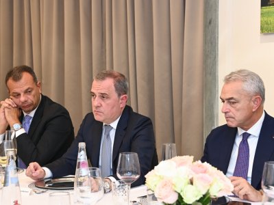 Ceyhun Bayramov Romada rəsmilərlə şam yeməyinə qatıldı - FOTO