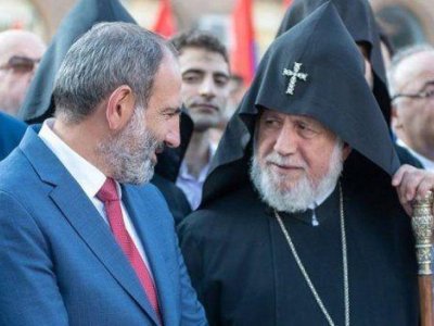 Paşinyan II Qaregini istefaya çağırdı