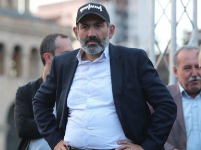 Paşinyana alma atan şəxs bəraət verildi