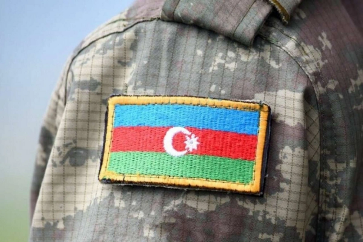 Azərbaycan hərbçisi Laçında minaya düşdü