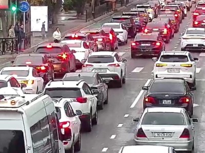 Bakının əsas yollarında TIXAC var