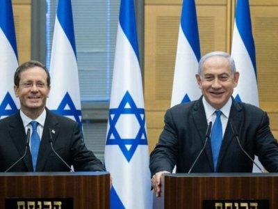 Netanyahu İsrail prezidentindən əfv istədi