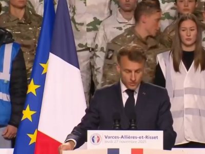 Fransalı hərbçi Makronun çıxışına belə etiraz etdi - VİDEO