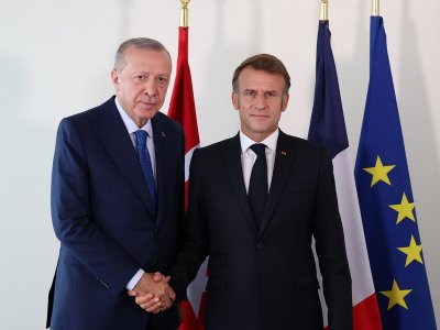 Ərdoğan Makronla telefonla danışdı