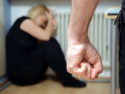 Gəncədə ər arvadını döyüb xəstəxanalıq etdi