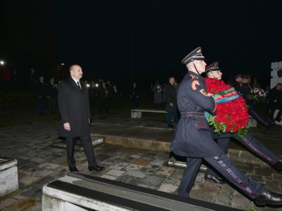Prezidentlər “Azadlıq Qapısı” abidəsini ziyarət etdi - FOTOLAR