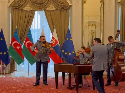 Prezidentlərin görüşündə “Qurban olum Azərbaycan” mahnısını ifa olundu - VİDEO