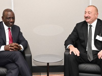 İlham Əliyev həmkarını təbrik etdi