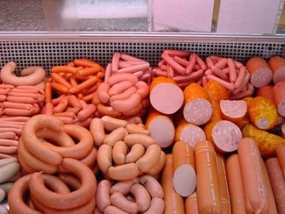 Azərbaycanda kolbasa yeyənlər ARTIB