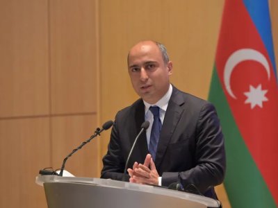 Məktəbləri bağlamaqla fəxr etmirik - Emin Əmrullayev