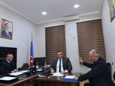 Rövşən Rzayev vətəndaşları qəbul edib - FOTOLAR