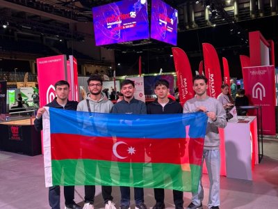 UNEC tələbələri Azərbaycanda&nbsp;1-ci, dünyada 5-ci oldular - FOTO