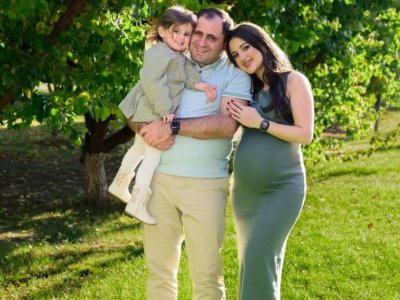 Erməni müdafiə naziri ata olub