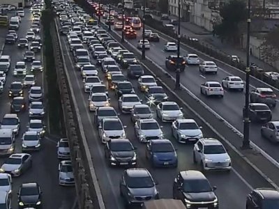 Sürücülər oxusun - Tıxac olan YOLLAR