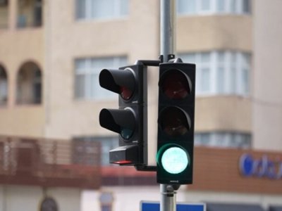 Bakıda ilk dəfə "ağıllı svetoforlar" quraşdırıldı