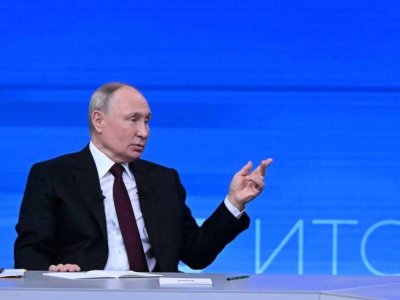 Putin rusların suallarını canlı yayımla cavablandırır