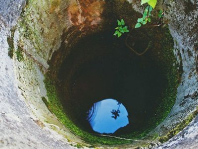 4 yaşlı uşaq kanalizasiya quyusuna düşərək öldü