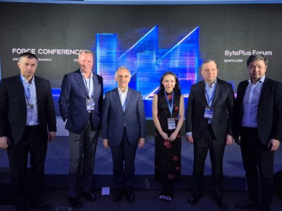 RİNN nümayəndələri Şanxayda konfransda&nbsp;iştirak ediblər - FOTO