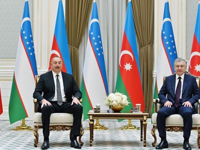 Şavkat Mirziyoyev İlham Əliyevə zəng etdi