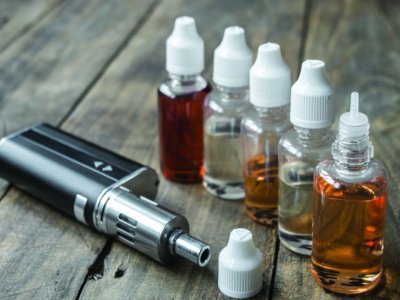 Elektron siqaretlərlə bağlı qadağaların tətbiqi müddəti dəyişir