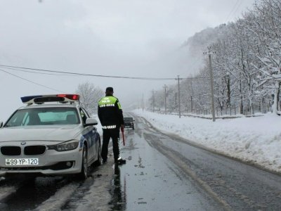 Yol polisi həftəsonu səfərə çıxanlara müraciət etdi