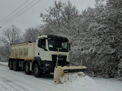 Ağdərədə yollar xüsusi texnikalarla təmizlənir