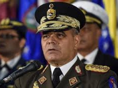 Müdafiə nazirinin evi&nbsp;bombalandı