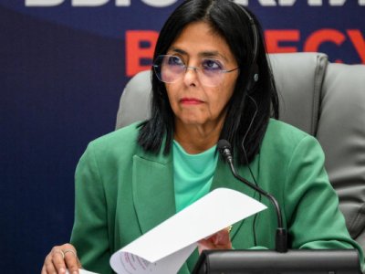 Venesuelanın prezidenti kimi and içdi