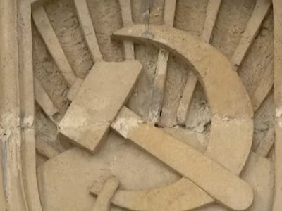 Bakıda SSRİ bayrağı müzakirələrə səbəb oldu - VİDEO